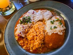 Irvine Spectrum - Javiers Mexican - by Bill Zain